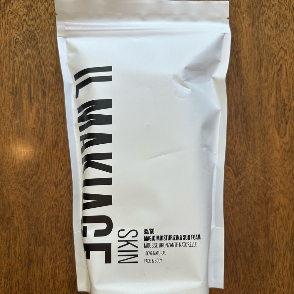 IL MAKIAGE Sun Foam with Natural Formula - NIB